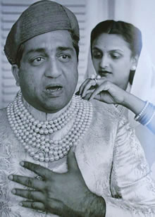 The Maharaja of Baroda Wearing The Seven-Strand Pearl Necklace