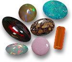 Groupe de pierres précieuses d'opale