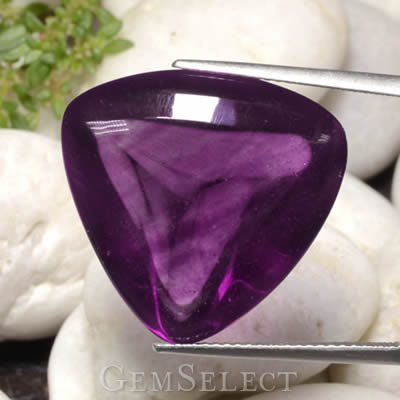 Piedra preciosa de fluorita púrpura