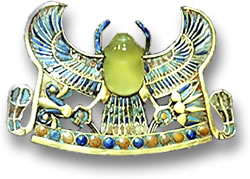 Amuleto de escarabajo pectoral de piedras preciosas