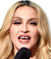 Madonna con el diamante "Grillz"