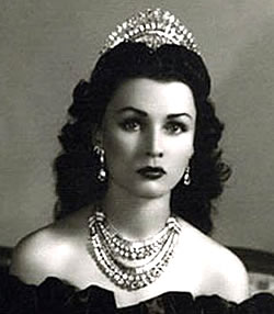 Prinzessin Fawzia trägt ihre Diamant- und Platin-Parure