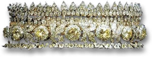 Tiara tailandesa dorada