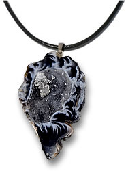 Collana con ciondolo in geode di agata