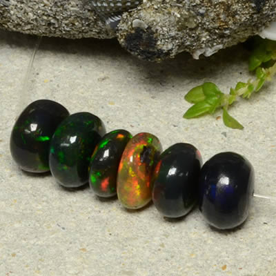 Perles de pierres précieuses naturelles