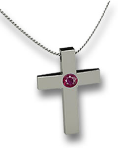 Pendentif croix en argent avec rubis incrusté