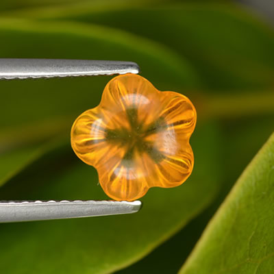 Pietra preziosa citrina tagliata a fiore