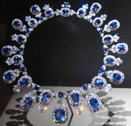 Collar de diamantes y zafiros The Hall