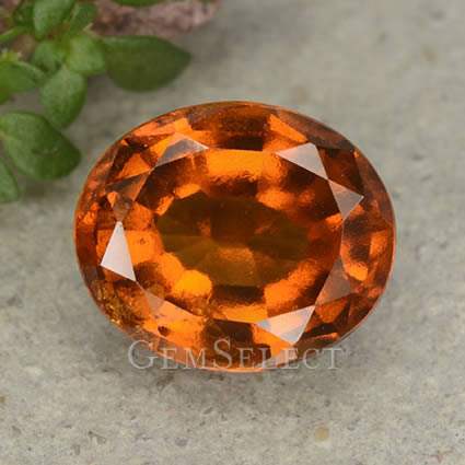 Grenat hessonite à facettes de forme ovale