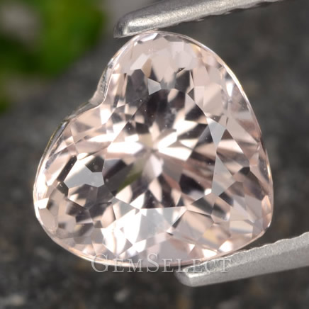 Morganite rosa a forma di cuore