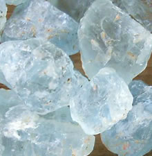 来自马拉维的海蓝宝石原石