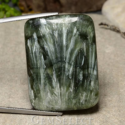 Seraphinite: pearly, vitreous, greasy, or dull luster
