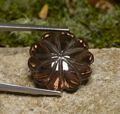 Fleur de quartz fumé sculptée