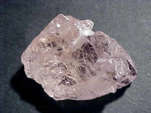 Morganite naturale grezza