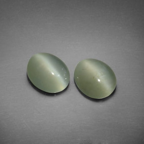 4.40 ct Green Actinolite Cat's Eye Stone, Natural Actinolite Cat's Eye in Oval Cabochon Shape for Sale