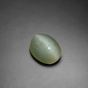 2.76 ct Green Actinolite Cat's Eye Stone, Natural Actinolite Cat's Eye in Oval Cabochon Shape for Sale