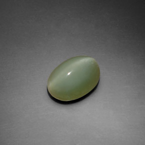 2.22 ct Green Actinolite Cat's Eye Stone, Natural Actinolite Cat's Eye in Oval Cabochon Shape for Sale