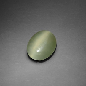 2.20 ct Green Actinolite Cat's Eye Gemstone, Actinolite Cat's Eye Gem in Oval Cabochon Shape for Sale.