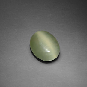 2.20 ct Green Actinolite Cat's Eye Stone, Natural Actinolite Cat's Eye in Oval Cabochon Shape for Sale