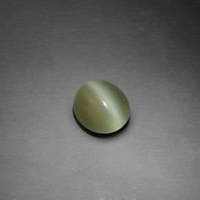 1.25 ct Green Actinolite Cat's Eye Stone, Natural Actinolite Cat's Eye in Oval Cabochon Shape for Sale