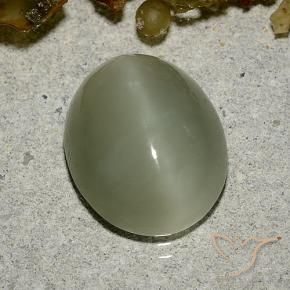 5.33 ct Green Actinolite Cat's Eye Stone, Natural Actinolite Cat's Eye in Oval Cabochon Shape for Sale