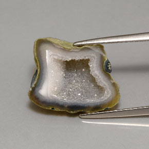 7.59 ct Multicolor Agate Geode Gemstone, Agate Geode Gem in N/A Shape for Sale.