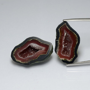 40.20 ct Multicolor Agate Geode Gemstone, Agate Geode Gem in Flat Crystal Matrix Shape for Sale.