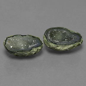 18.97 ct Multicolor Agate Geode Stone, Natural Agate Geode in Fancy Crystal Cluster Shape for Sale