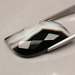 Agate Gemstone in 30.9 x 17.3 mm Size for Sale, Agate Stone in Multicolor Color