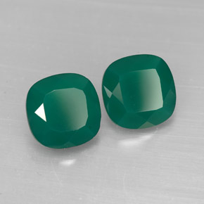 2.55 ct Green Agate Stone, Natural Agate in Cushion-Cut Shape for Sale