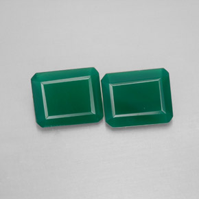 4.85 ct Green Agate Gemstone, Agate Gem in Octagon Facet Shape for Sale.