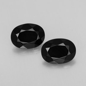 1.97 ct Black Agate Gemstone, Agate Gem in Oval Facet Shape for Sale.