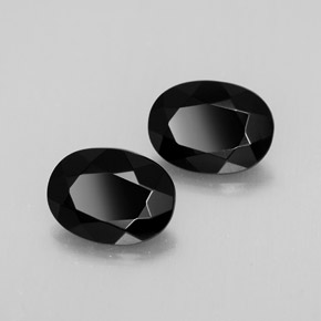 1.97 ct Black Agate Stone, Natural Agate in Oval Facet Shape for Sale
