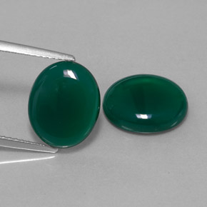 6.39 ct Green Agate Gemstone, Agate Gem in Oval Cabochon Shape for Sale.