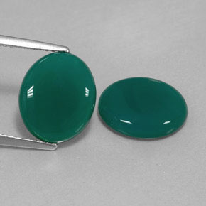 6.14 ct Green Agate Gemstone, Agate Gem in Oval Cabochon Shape for Sale.