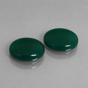 4.65 ct Green Agate Stone, Natural Agate in Oval Cabochon Shape for Sale