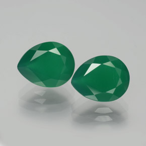 4.69 ct Green Agate Gemstone, Agate Gem in Pear Facet Shape for Sale.