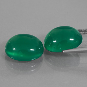 Agate Gemstones in 13 x 11 mm (calibrated) Size for Sale, Agate Stones in Medium Deep Green Color