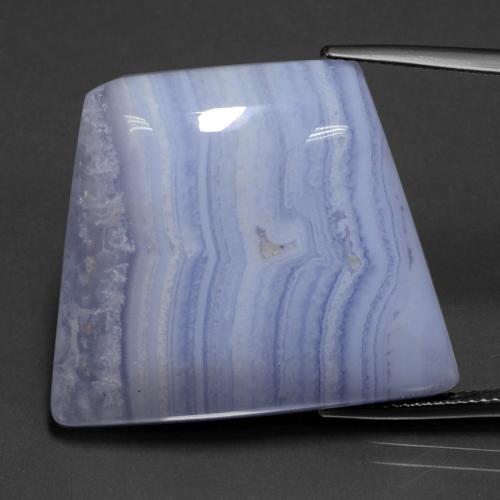 Agate Bleu trapezoid cabochon de l'Inde, 29,3x25,3 mm, poids de 41,32 ct, pierre gemme naturelle Non traité de pureté Translucide, 1 pièce d'agate , couleur Bleu violacé léger, dureté Mohs de 6.5 à 7 convient aux bijoux de tous les jours, pierre de sagesse, Photo A
