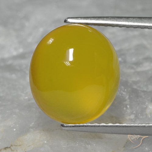 5.33ct Oval Cabochon Yellow Agate from India, Dimension 11.7 x 10.7mm, Natural dyed Gemstone, Translucent Clarity, 1 piece Agate in Yellowish Gold Color, Mohs Hardness of 6.5 - 7 suitable for daily wear jewelry, Photo A