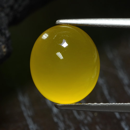 Deep Yellow Agate Gem - 4.2ct Oval Cabochon (ID: 467623)