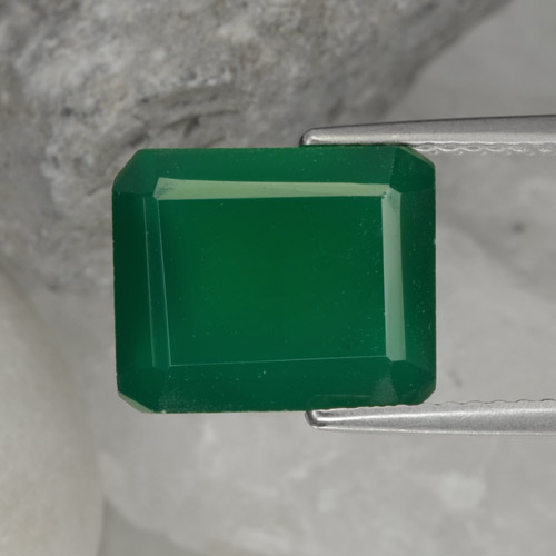 11.2 x 9.2mm Octagon Step Cut Green Agate from India, Weight of 4.99ct, Natural dyed Gemstone in Translucent Clarity, 1pc Agate - Color: Medium Green, Mohs Hardness of 6.5 - 7 suitable for daily wear jewelry, Photo A