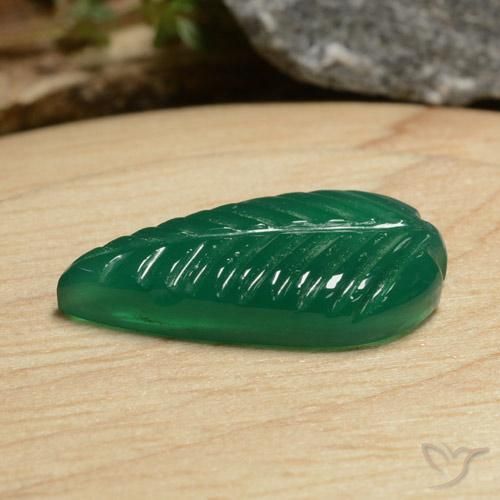 5.22 ct Green Agate Stone, Natural Agate in Carved Leaf Shape for Sale