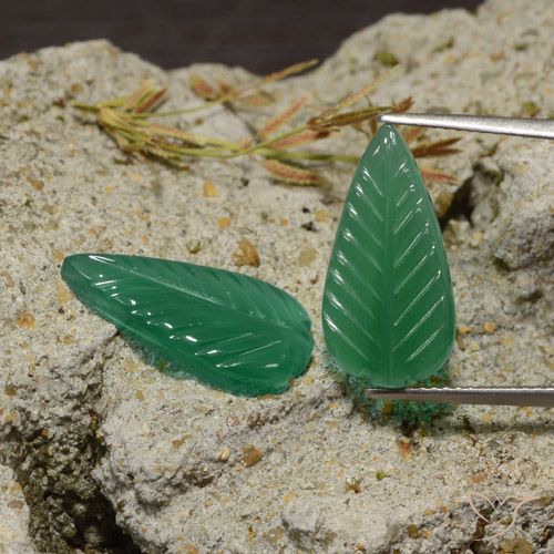 8.55 ct Green Agate, 18.5 x 9.4 mm Carved From India, Photo A
