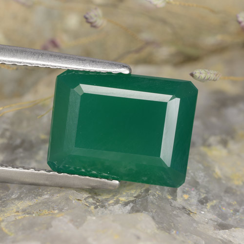 3.73 ct Green Agate Gemstone, Agate Gem in Octagon Step Cut Shape for Sale.