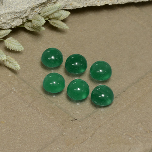 Warm Green Agate Gem - 0.3ct Round Cabochon (ID: 495554)