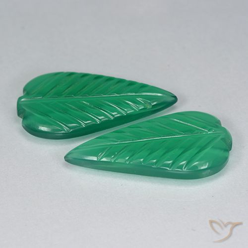 2 pezzi di agata taglio fantasia abbinati di dimensioni 18,7 x 9,5mm, peso 5,62 ct totali / media. 2,81 ct ciascuno, Verde freddo in purezza Translucent, pietra preziosa naturale , durezza Mohs 6,5 - 7 adatto per gioielli da indossare ogni giorno, Photo A