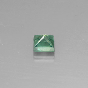 Alexandrite Gemstone in 3.1 x 3 mm Size for Sale, Alexandrite Stone in Green/Red Color