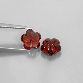 3.53 ct Red Almandine Garnet Stone, Natural Almandine Garnet in Flower-Cut Shape for Sale