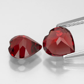 Almandine Garnet Gemstone in 7 x 7 mm (calibrated) Size for Sale, Almandine Garnet Stone in Deep Red Color